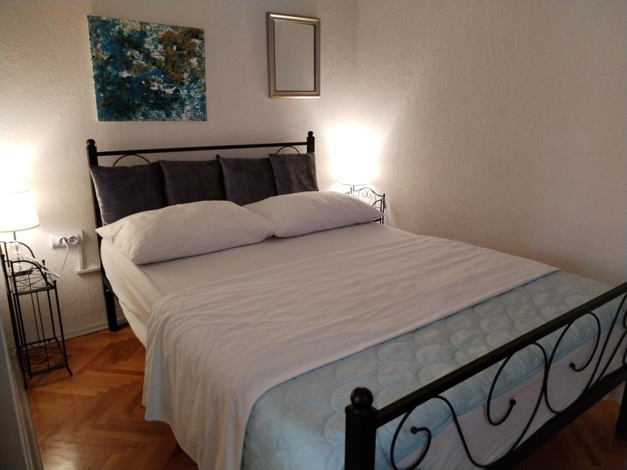 Apartment Suzana 2Br Split With Balcony Exterior photo